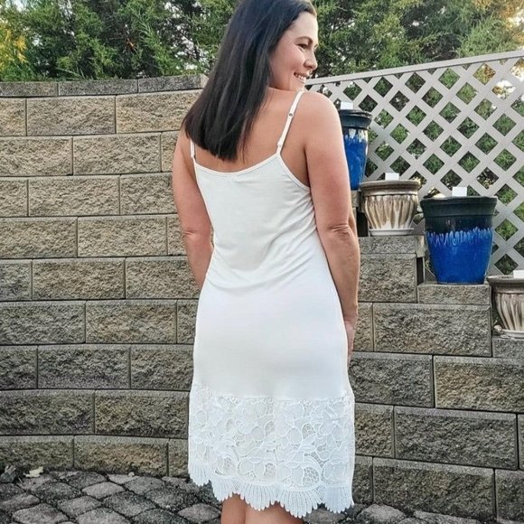 Off White New Scalloped Guipure Lace Dress Extender - Picture 6 of 7